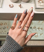 Load image into Gallery viewer, ADETTE SQ HEART RING