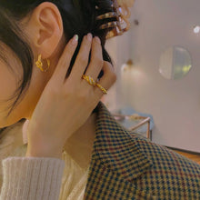 Load image into Gallery viewer, AVERY KNOT HOOP EARRING