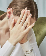 Load image into Gallery viewer, SIA 2 SPIRAL PEARL PAVE RING