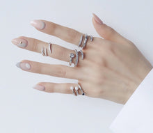 Load image into Gallery viewer, CLO PEARL STONE KNUCKLE/PINKY RING