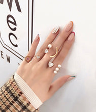 Load image into Gallery viewer, HEART PEARL SMILE PLAIN RING