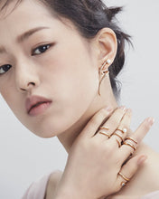 Load image into Gallery viewer, INFINITY SPIRAL PEARL PAVE EARRING