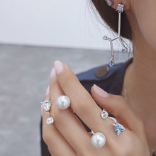 Load image into Gallery viewer, GIRAFFE MOBILE EARRING