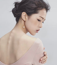 Load image into Gallery viewer, YVES  ARCH PAVE BAR EARRING