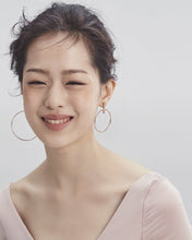 Load image into Gallery viewer, YVES PAVE BAR HOOP EARRING