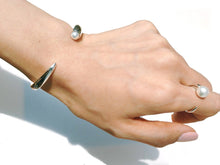 Load image into Gallery viewer, HORN OPEN BANGLE