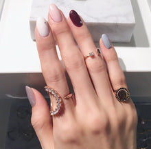 Load image into Gallery viewer, CIRCLE ALL PAVE NINE RING