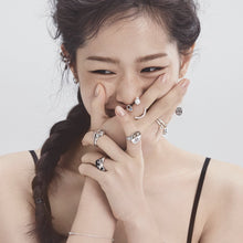 Load image into Gallery viewer, EYE PEARL LASH SMILE PAVE RING