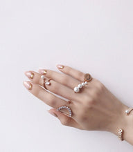 Load image into Gallery viewer, Inez pearl ring