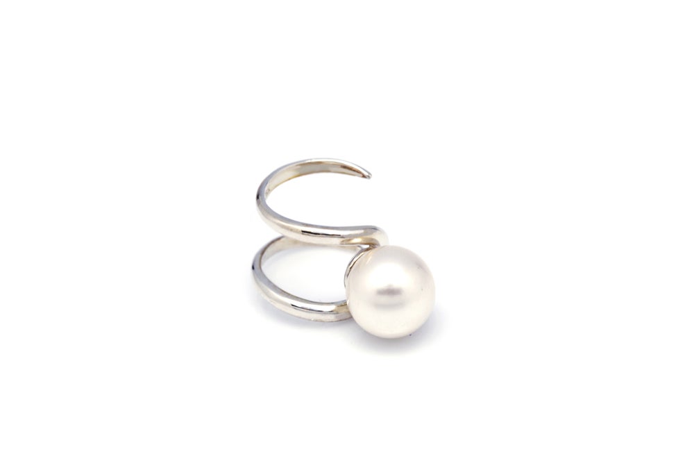 'U' LINE PEARL RING