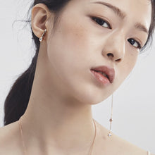 Load image into Gallery viewer, CLAIRE 1 STONE PLAIN EARRING