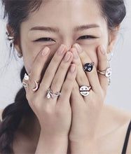 Load image into Gallery viewer, KIKI 2 WINK HEART LIP HALFHALF RINGS