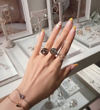 Load image into Gallery viewer, ELLEY PLAIN HEART CHAIN BRACELET
