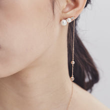 Load image into Gallery viewer, OLIVIA PEARL STONE CHAIN EARRING
