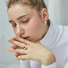 Load image into Gallery viewer, CLOUD STUD EARRING