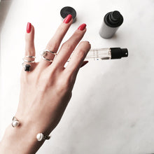 Load image into Gallery viewer, POMPOM DUO PEARL OPEN BANGLE