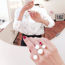 Load image into Gallery viewer, TRIO PEARL DBL FINGER OPEN RING