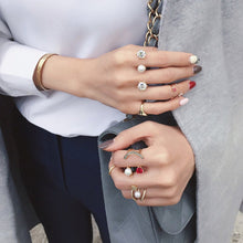 Load image into Gallery viewer, TRIO CROWN DBL FINGER RING