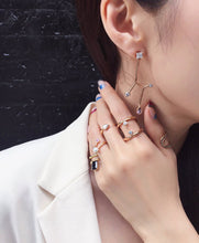 Load image into Gallery viewer, GIRAFFE MOBILE EARRING