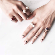 Load image into Gallery viewer, COLLETTE E TWIST PINKY/KNUCKLE RING