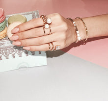 Load image into Gallery viewer, POMPOM FOUR PEARL BANGLE