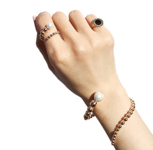 Load image into Gallery viewer, LEON PEARL SPIRAL BUBBLE RING