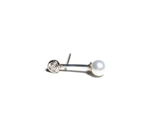 Load image into Gallery viewer, MIA PEARL STONE MINI STICK EARRING