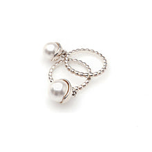 Load image into Gallery viewer, POMPOM PEARL BUBBLE RING
