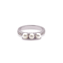 Load image into Gallery viewer, PREEN 2 PEARL PAVE RING