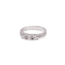 Load image into Gallery viewer, PREEN STONE PAVE RING