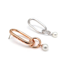 Load image into Gallery viewer, SMALL GABI OVAL HOOP EARRING