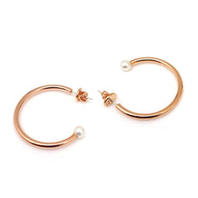 Load image into Gallery viewer, CLAUDE MINIMAL PEARL HOOP EARRING