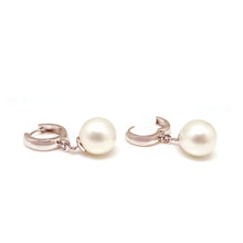 Load image into Gallery viewer, CLEMENCE1 HOOP BIG PEARL EARRING