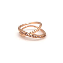 Load image into Gallery viewer, 'X' LINE PAVED RING