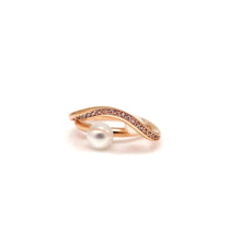 Load image into Gallery viewer, GUILD WAVE PEARL PAVED RING
