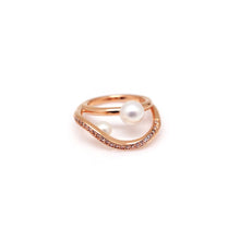 Load image into Gallery viewer, GUILD WAVE PEARL PAVED RING