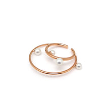Load image into Gallery viewer, ROCHAS PEARL DBL CIRCLE EAR CUFF