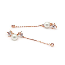 Load image into Gallery viewer, AVITA SQ PEARL CHAIN EARRING