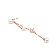 Load image into Gallery viewer, AVITA2 PEARL DBL CHAIN EARRING