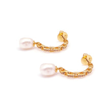 Load image into Gallery viewer, ESME2 PAVED LINK PEARL EARRING