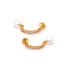 Load image into Gallery viewer, ESME2 PAVED LINK PEARL EARRING