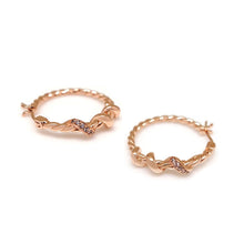 Load image into Gallery viewer, LOLA ROPE PAVED HOOP EARRING
