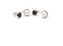 Load image into Gallery viewer, POMPOM CROWN J EARRINGS

