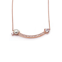 Load image into Gallery viewer, MERCER 1 TRIANGLE SMILE NECKLACE