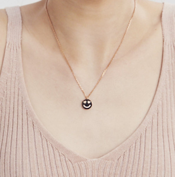 SMALL SMILE HEART EYED NECKLACE