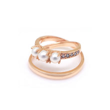 Load image into Gallery viewer, CARMINE 2 PEARL DBL ROW PAVED RING