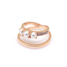 Load image into Gallery viewer, CARMINE 2 PEARL DBL ROW PAVED RING
