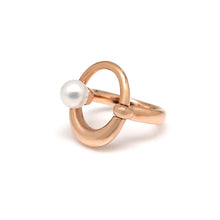 Load image into Gallery viewer, EGG OVAL PEARL RING