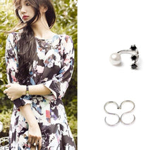 Load image into Gallery viewer, LARGE 'S' LINE DBL FINGER RING