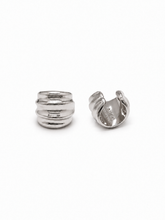 Load image into Gallery viewer, PENELOPE DRAPE EAR CUFF
